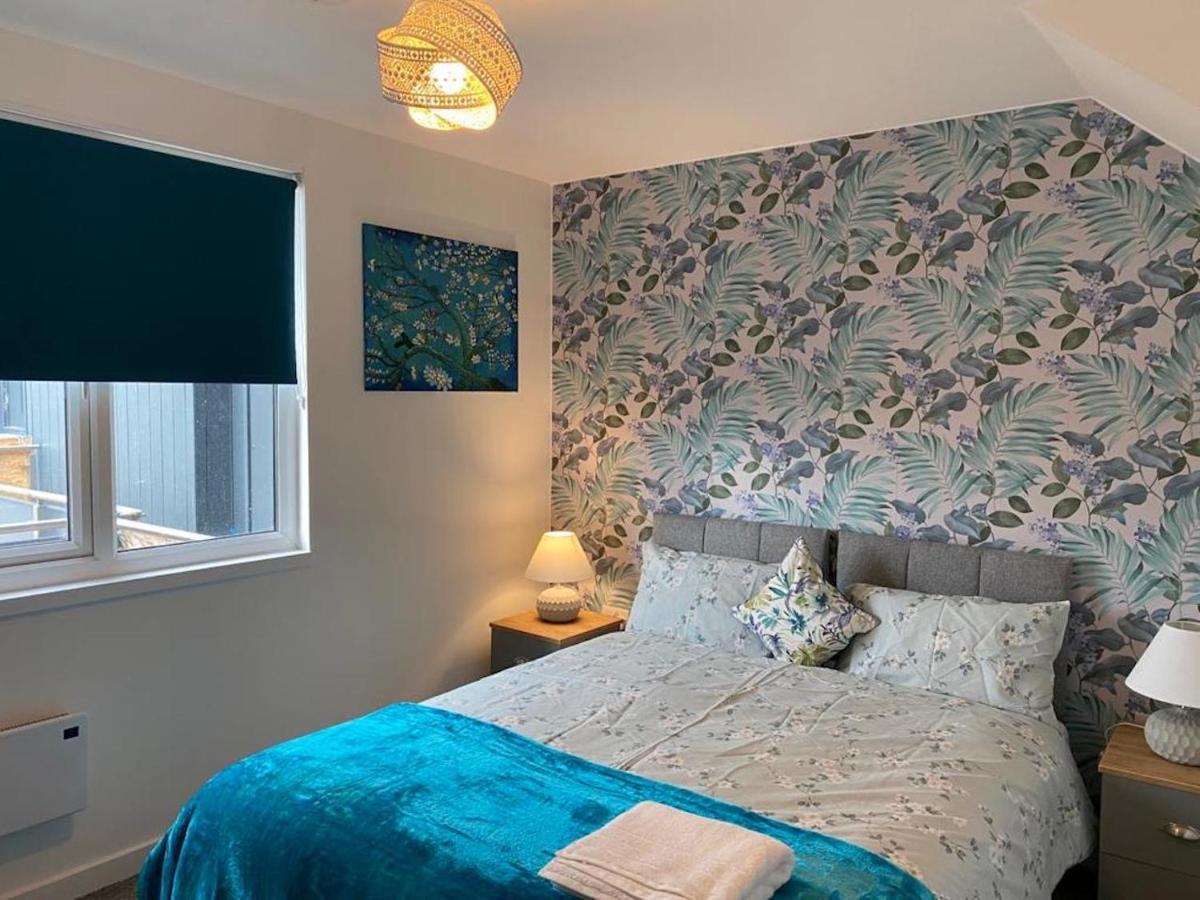 Central Newly Built 2 Bed Duplex Penthouse With Free On-Site Gated Parking, Lift Access, Self Check-In, Super Fast Wifi, Two Cathedral View Terraces & Sleeps 6 Peterborough Esterno foto