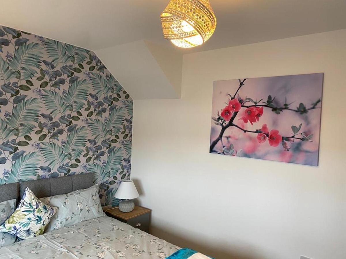 Central Newly Built 2 Bed Duplex Penthouse With Free On-Site Gated Parking, Lift Access, Self Check-In, Super Fast Wifi, Two Cathedral View Terraces & Sleeps 6 Peterborough Esterno foto