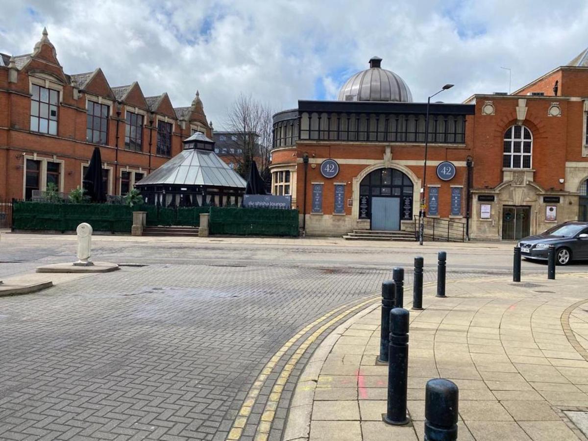 Central Newly Built 2 Bed Duplex Penthouse With Free On-Site Gated Parking, Lift Access, Self Check-In, Super Fast Wifi, Two Cathedral View Terraces & Sleeps 6 Peterborough Esterno foto