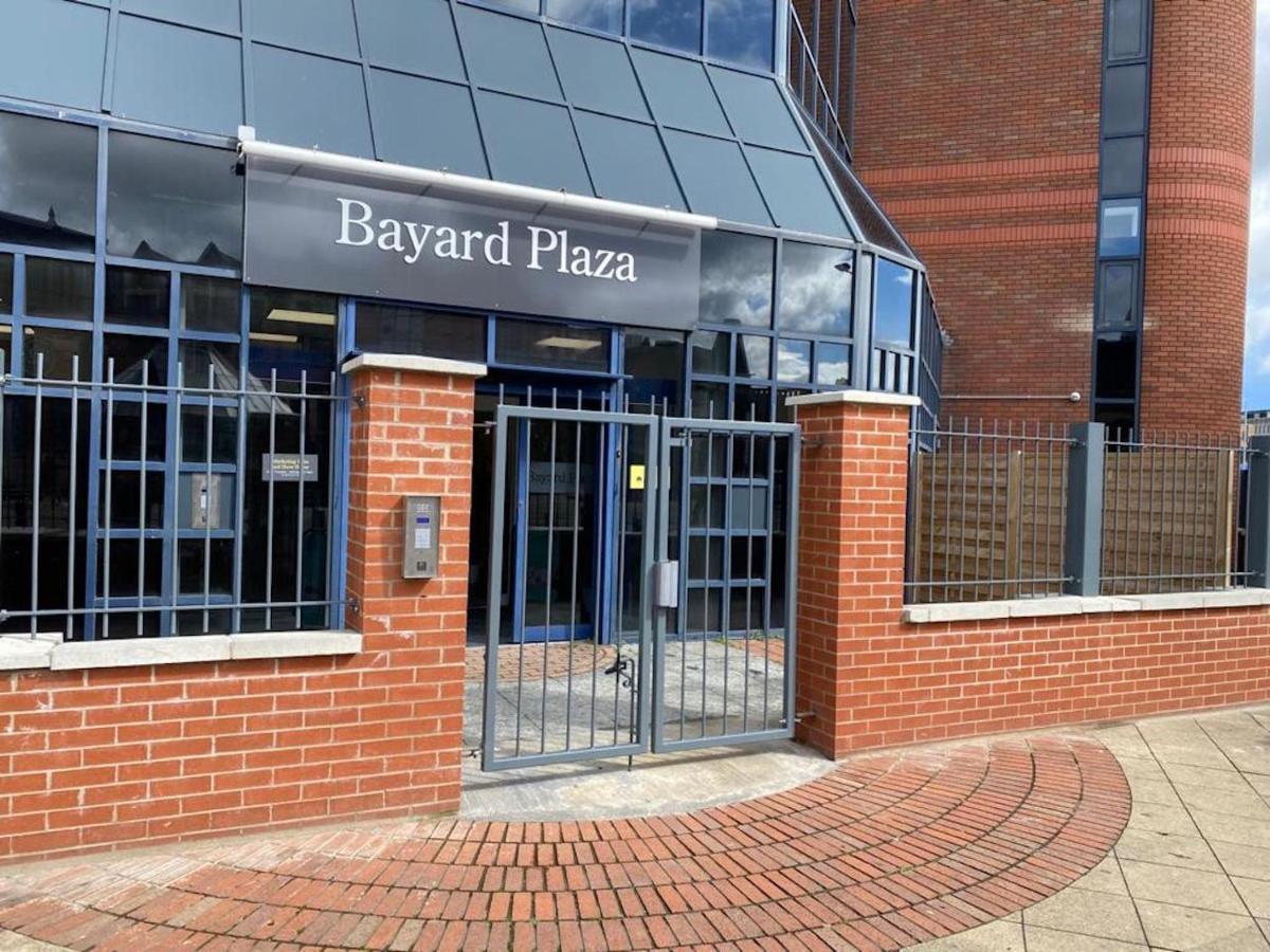 Central Newly Built 2 Bed Duplex Penthouse With Free On-Site Gated Parking, Lift Access, Self Check-In, Super Fast Wifi, Two Cathedral View Terraces & Sleeps 6 Peterborough Esterno foto